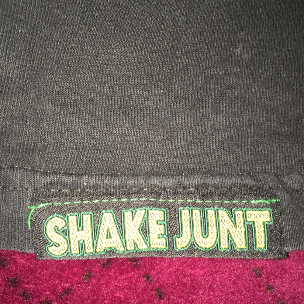 Shake junt shirt